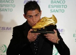 Ronaldo bán đấu giá "Chiếc giày vàng 2011" làm từ thiện