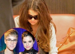 Selena Gomez buồn bã sau khi chia tay Justin