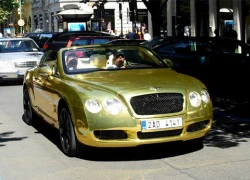 Siêu xe Bentley crôm giả mạ vàng