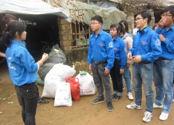 Sinh viên hào hứng làm từ thiện