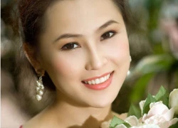 Thái Như Ngọc đọ sắc cùng hoa