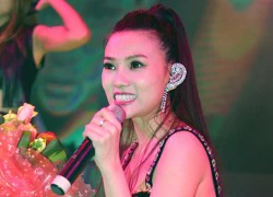 Thu Thủy ăn mặc sexy cùng hoa tai 'khủng'