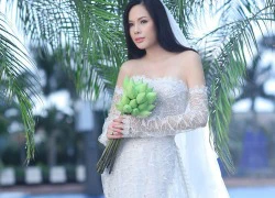 Victoria Phương Nguyễn dịu dàng với áo dài ren