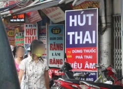 Vụ nữ y tá giật bồn cầu, trút xác thai nhi: Dư luận phẫn nộ