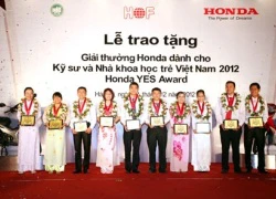 10 sinh viên xuất sắc nhận giải thưởng Honda YES 2012