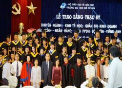 152 học viên tốt nghiệp thạc sĩ