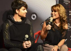 Adam Lambert bất ngờ vì có nhiều fan Việt Nam