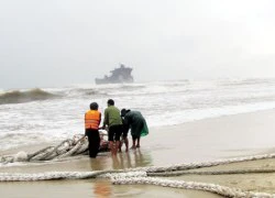 Cứu hộ tàu nước ngoài trôi dạt