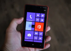 Đập hộp Nokia Lumia 820 tại TP HCM