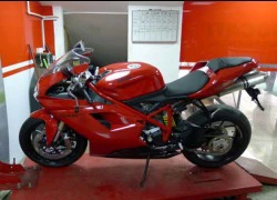 Ducati đưa xe 848 EVO 2013 về Việt Nam