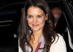 Katie Holmes cười tít mắt vì được nhiều người hâm mộ