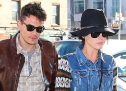 Katy Perry gọi John Mayer là 'anh yêu' chỗ đông người