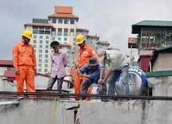 Mất điện diện rộng vì... chùm bóng bay