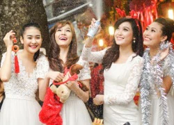 Mẫu trẻ xinh đẹp dạo phố Noel