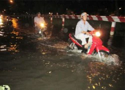 Người Sài Gòn chán ngán vì liên tục phải... lội nước