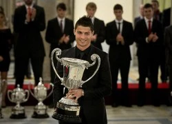 Nữ hoàng và công chúa Tây Ban Nha 'an ủi' Cris Ronaldo