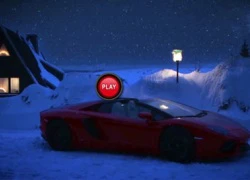 Ông già Noel đi phát quà trên Aventador Roadster