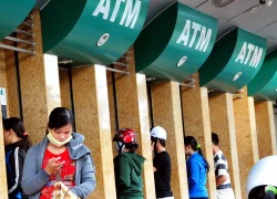 Phí "đè" chủ thẻ ATM: Chỉ khuyến khích doanh nghiệp hỗ trợ