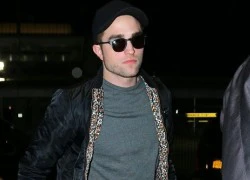 Robert Pattinson 1 mình về quê mừng Giáng sinh