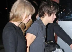 Taylor Swift cùng Harry Styles về khách sạn lúc 4 giờ sáng