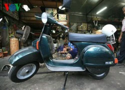 Thăm 'lò' phục chế Vespa cổ