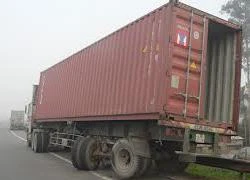 Xử phạt nghiêm xe chở khách và container vi phạm trong dịp Tết