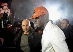 Balotelli gây náo loạn đường phố Milan