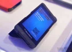 BlackBerry Z10 'khoe dáng' với phụ kiện