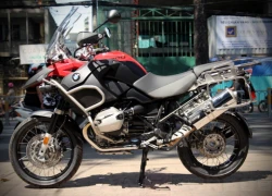 BMW R1200GS Adventure khoe dáng dưới nắng Sài Gòn