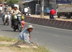 Cái bang ngày liệt, tối... nhảy tưng tưng: Khám xét "trụ sở"