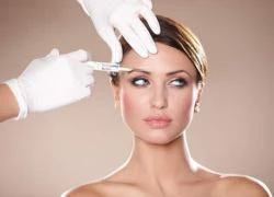 Cân nhắc kĩ khi làm đẹp bằng botox