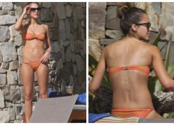 Jessica Alba khoe dáng chuẩn nuột nà