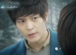 Joo Won méo mặt vì bị người đẹp tát