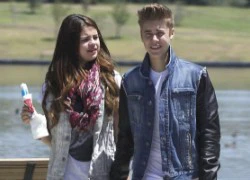 Justin Bieber rất đau khổ khi chia tay Selena