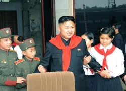 Kim Jong-un gửi kẹo cho trẻ em nhân ngày sinh nhật