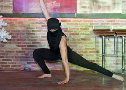 Lâm Vinh Hải hóa 'ninja' tại đêm tiệc xuân