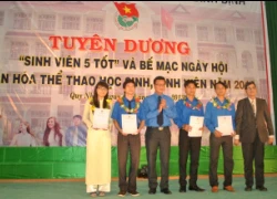 Nghị lực chàng sinh viên nghèo "5 tốt" quê Bình Định