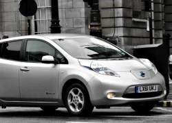 Nissan Leaf giảm giá, kích cầu