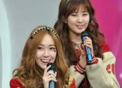 SNSD khoe vẻ siêu cute như búp bê