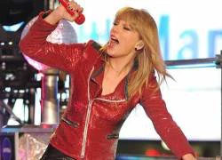 Taylor Swift, Psy khuấy động cả Quảng trường Thời đại