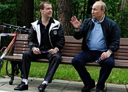 Thủ tướng Nga Medvedev: Không lý gì cạnh tranh với ông Putin