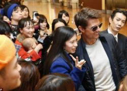 Tom Cruise khiến fan Nhật cuồng vì vẻ điển trai, nam tính