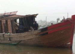 Trục vớt tàu cá, không thấy thi thể 13 người mất tích