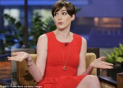 Anne Hathaway gặp 1 chuỗi xui xẻo tại lễ trao giải BAFTA