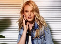 Anne Vyalitsyna trẻ trung trong ảnh quảng cáo mới