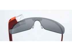 Google Glass cho đặt trước giá 1500USD