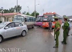 Hỗn loạn tại trạm thu phí Bãi Cháy