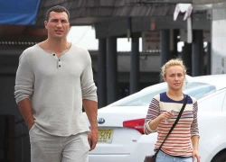 Klitschko quay về bên người tình &#8216;tí hon&#8217;