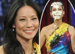 Lucy Liu bị trát đầy bánh kem vào mặt