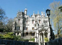 Ngọn tháp chổng ngược ở Sintra